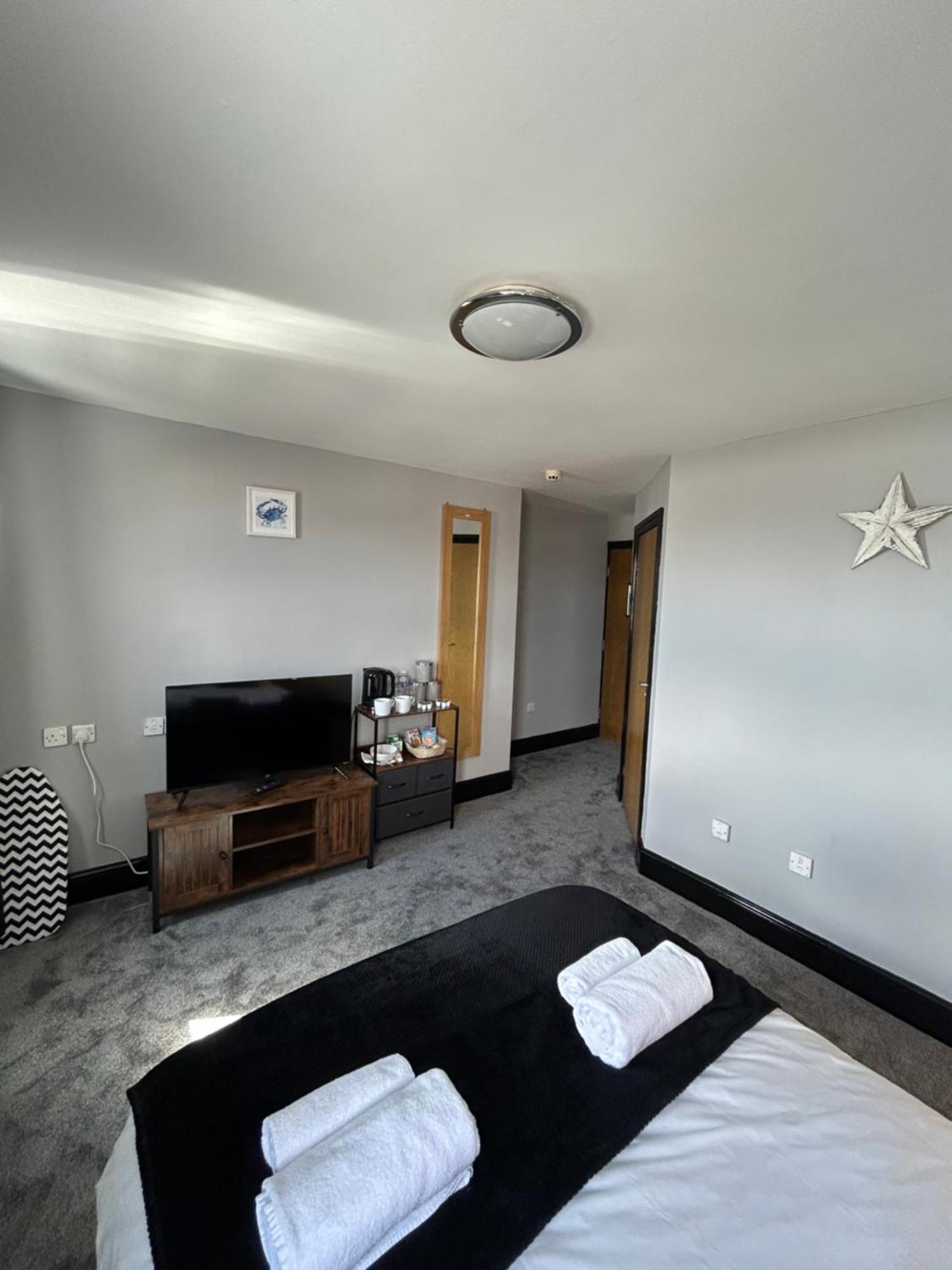 Bay View Rooms At Mentone Hotel ウェストン・スパー・メア エクステリア 写真